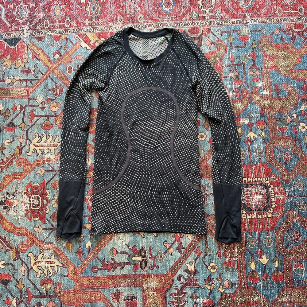 Lululemon Swiftly Tech Long Sleeve Shirt size 4 Black And Colorful Specs